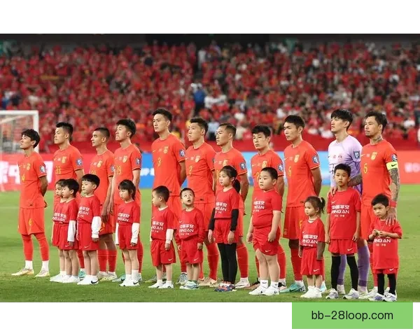 中国男足18强赛迎战日本队 全力争胜为世界杯梦拼搏 中国男足18强赛迎战日本队 全力争胜为世界杯梦拼搏